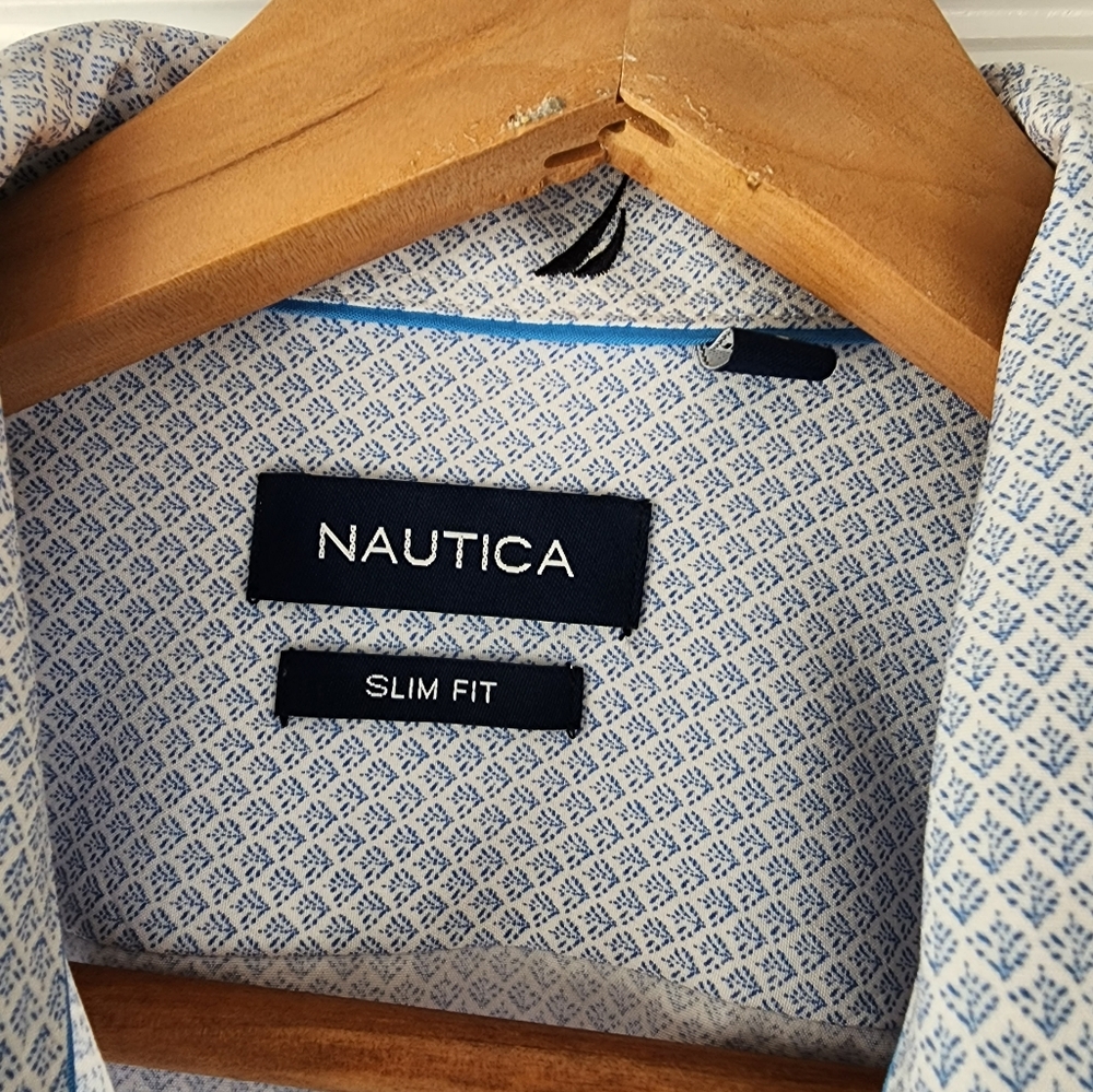 Button down shirt - Picture 2 of 3